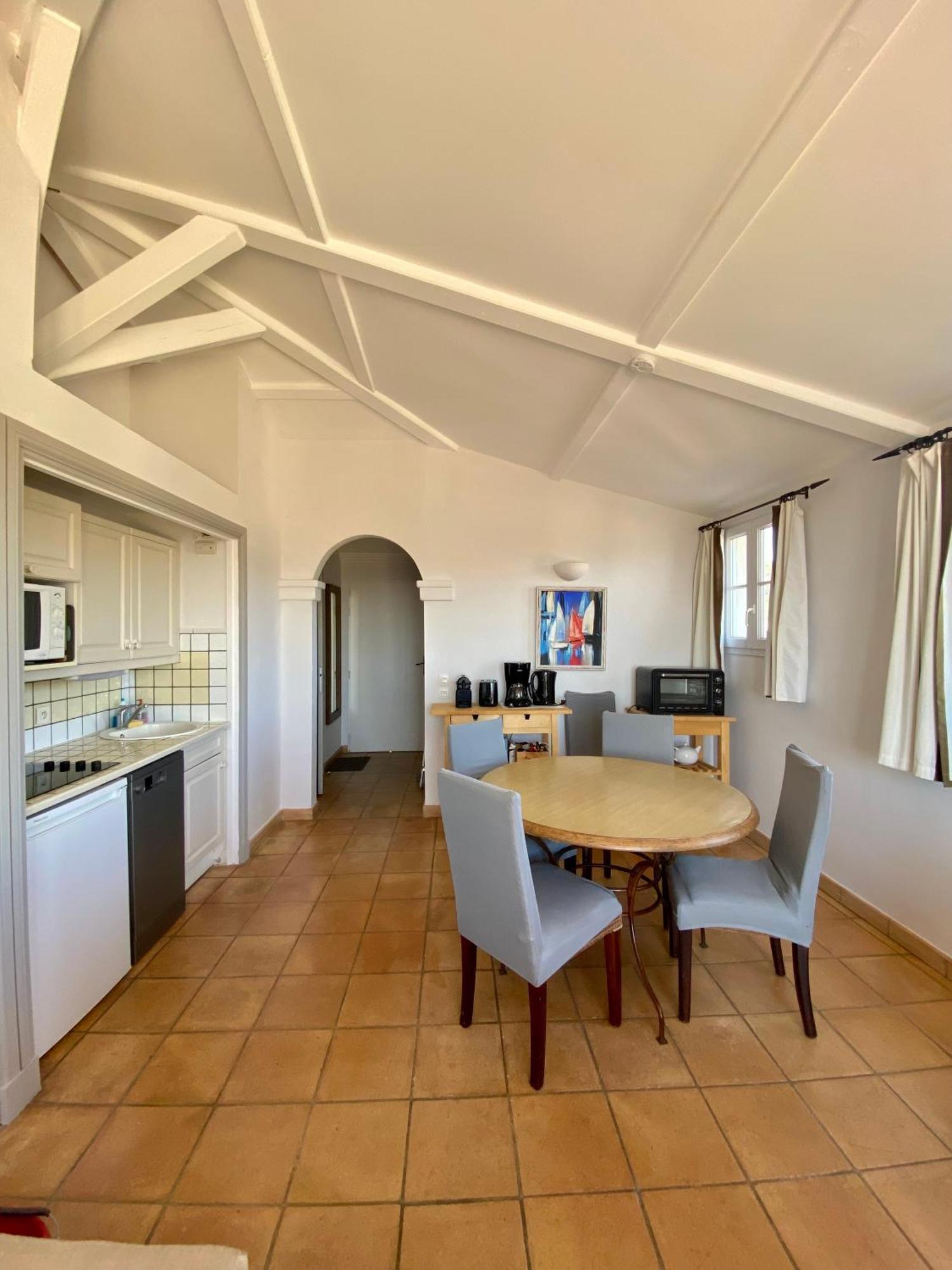 Les Restanques, Bastides Vue Golfe Saint Tropez Lägenhet Grimaud Exteriör bild