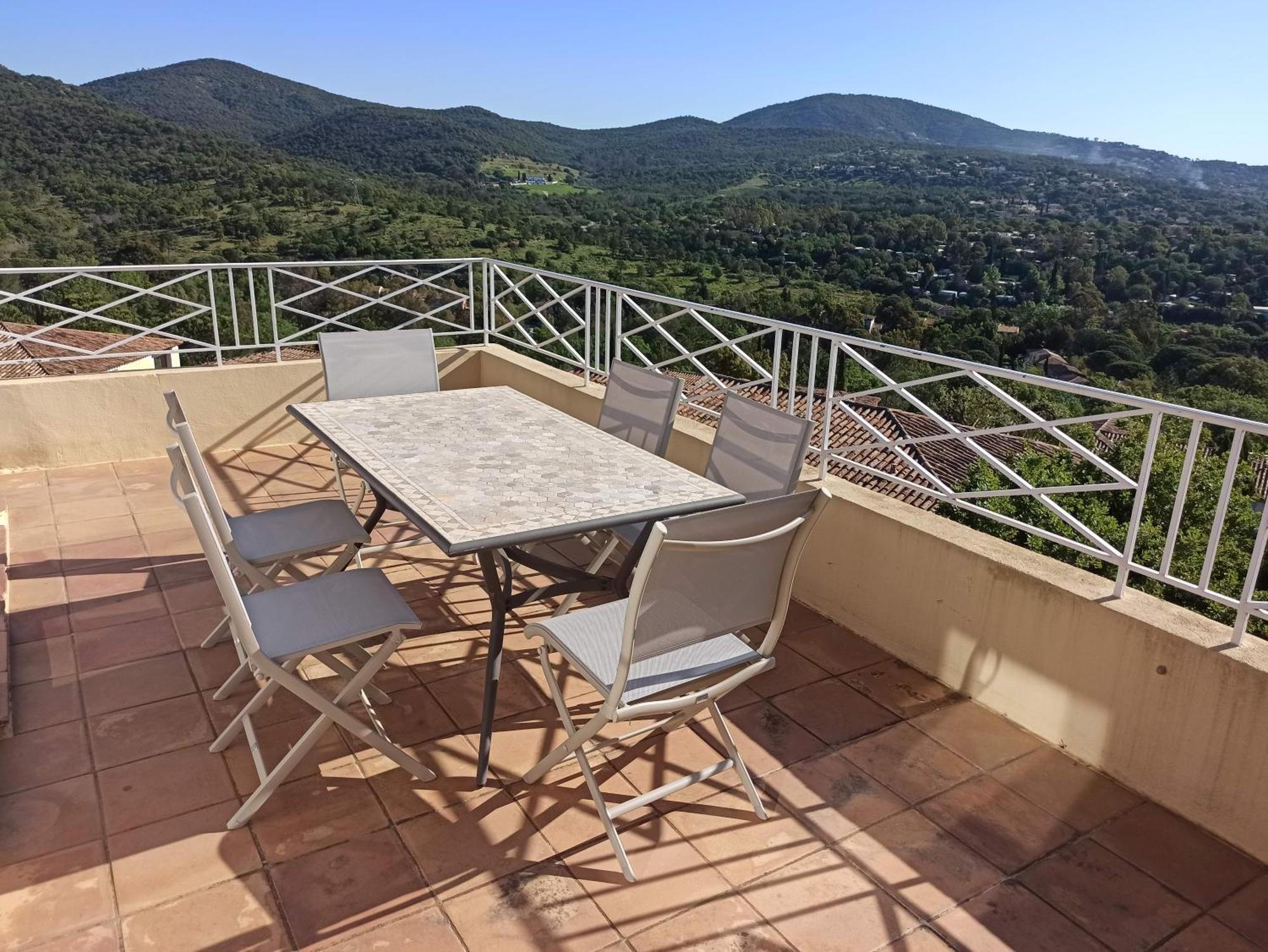 Les Restanques, Bastides Vue Golfe Saint Tropez Lägenhet Grimaud Exteriör bild