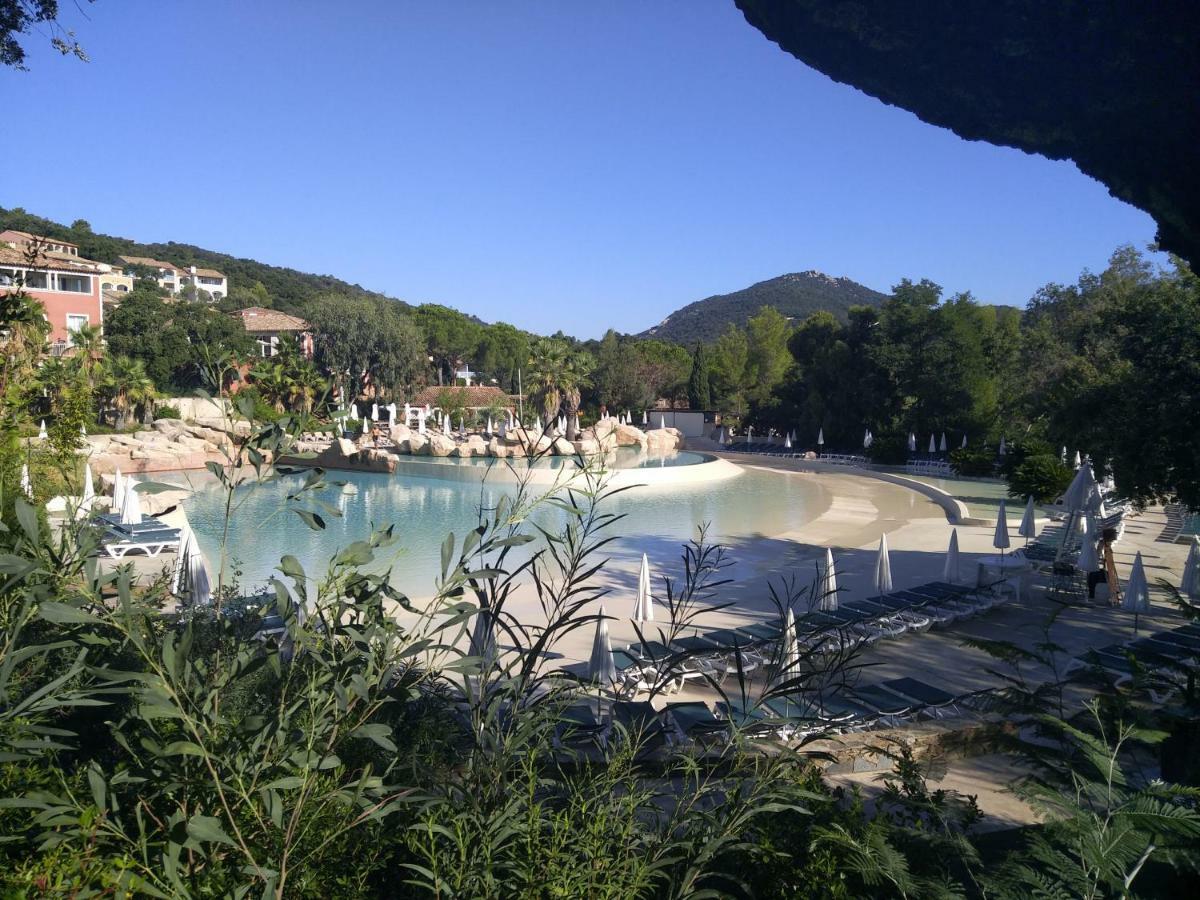 Les Restanques, Bastides Vue Golfe Saint Tropez Lägenhet Grimaud Exteriör bild
